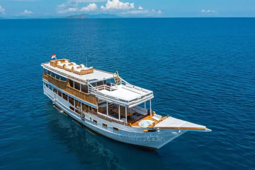 Private Trip by Malca Luxury Phinisi - Komodo Sharing Tours
