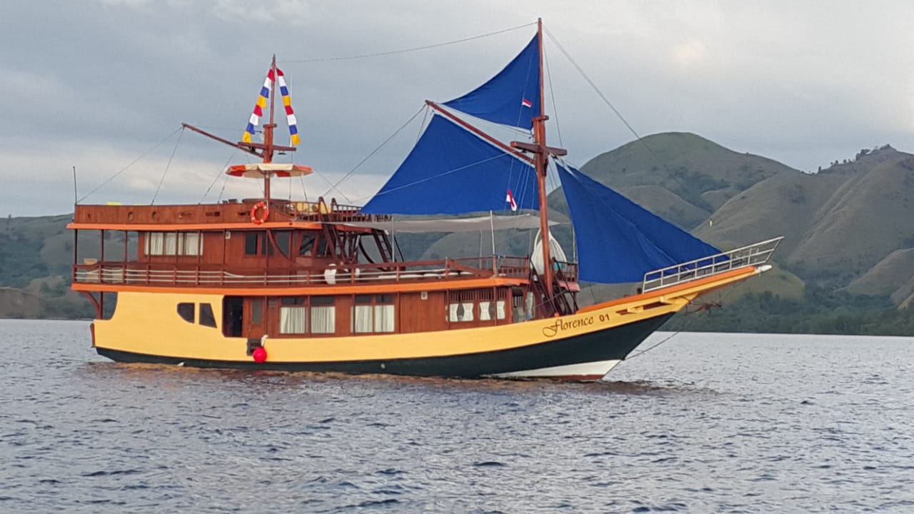 Florence Phinisi  - Komodo Boat Charter