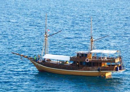 Aqua Luna Phinisi  - Komodo Boat Charter