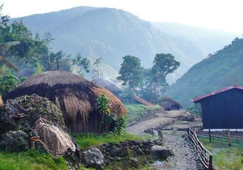 Baliem Valley Trekking 6 Days - Papua Adventures