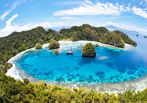 Sorong - Raja Ampat Adventure 8 Days - Papua Adventures
