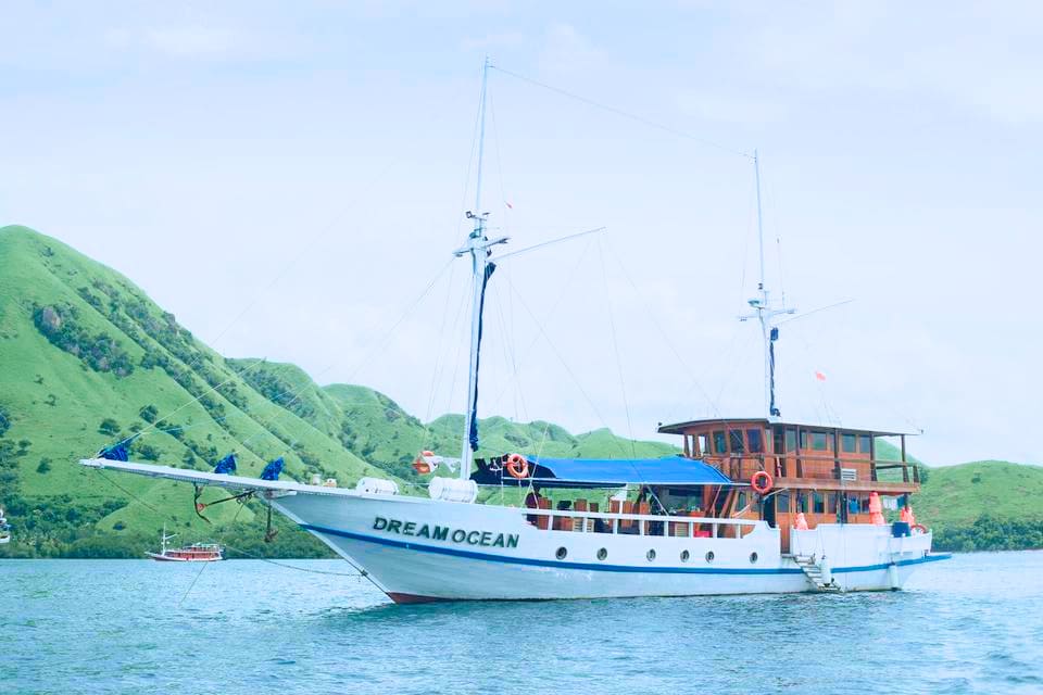 Dream Ocean Luxury Phinisi - Komodo Boat Charter