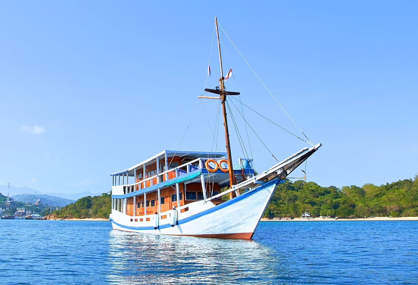 La Dyana Liveaboard - Komodo Boat Charter