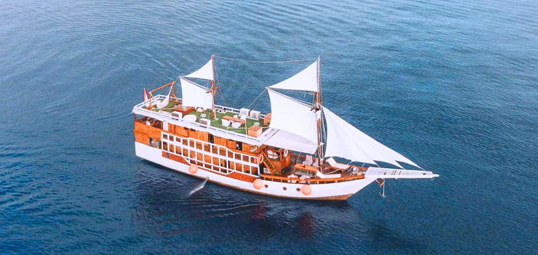 Lexxy Phinisi - Komodo Boat Charter