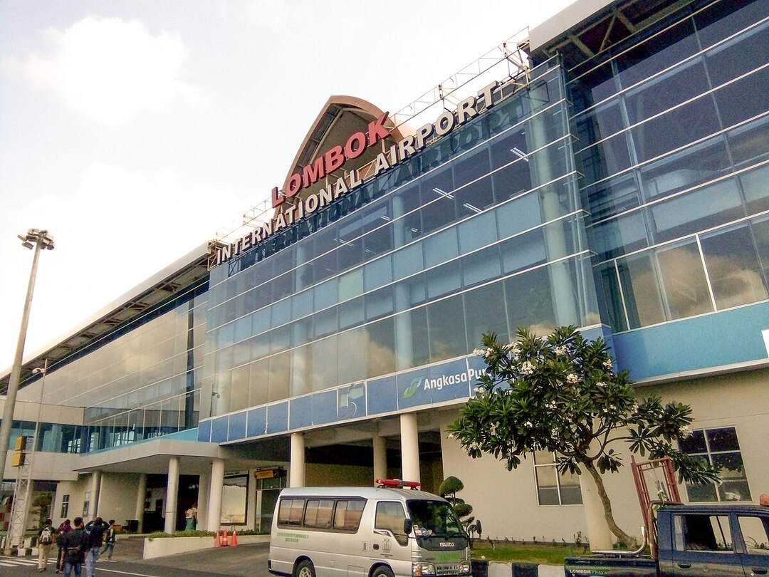 Lombok Transfer from Airport with Avanza - Lombok Island