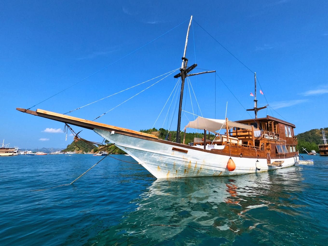 Marvelous Deluxe Phinisi Charter - Komodo Boat Charter