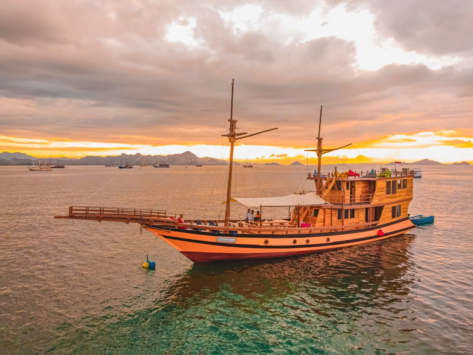 Open Trip 3D2N by Natural Liveaboard - Komodo Sharing Tours