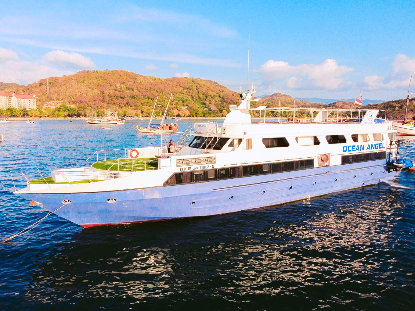 3 Days 2 Nights by Ocean Angel Liveaboard - Komodo Sharing Tours