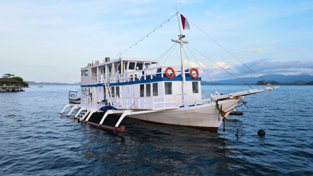 Osiana Alo Liveaboard Komodo Private Trips - Komodo Boat Charter