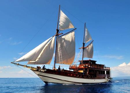 Ambashi Phinisi  - Komodo Boat Charter