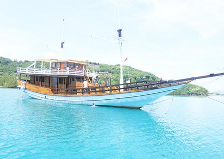Sea Villa Phinisi  - Komodo Boat Charter