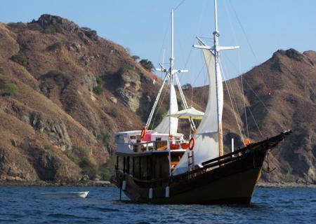 Warisan Phinisi  - Komodo Boat Charter