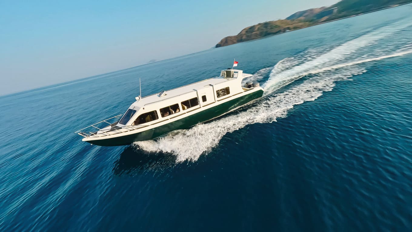 Zada Raya Speedboat Charter Private Trips - Komodo Boat Charter